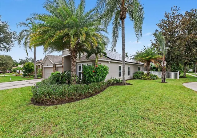 Photo 3 of Single family home for sale at 8937 Aberdeen Crk Cir, Riverview, FL 33569 | MLS# TB8553136 | Listing updated on 2026-10-04