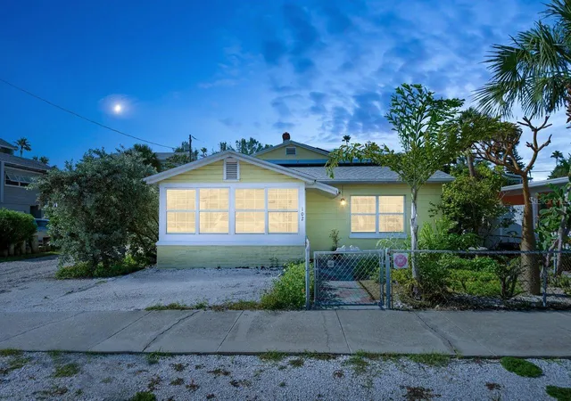 Listing Photo 4 - Condo for sale in building located at 102 11th Ave, ST PETE BEACH, FL 33706