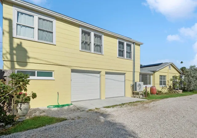 Listing Photo 5 - Condo for sale in building located at 102 11th Ave, ST PETE BEACH, FL 33706