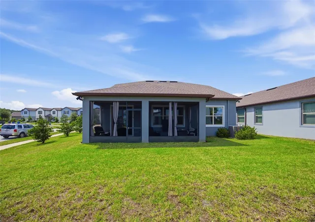Photo 3 of Single family home for sale at 19271 Mossy Pine Dr, Tampa, FL 33647 | MLS# TB8553144 | Listing updated on 2026-10-02