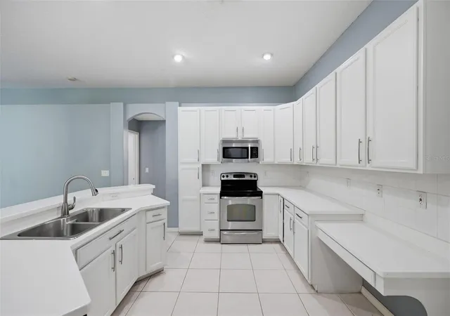 Photo 3 of Single family home for sale at 14617 Edgemere Dr, Spring Hill, FL 34609 | MLS# W7889910 | Listing updated on 2026-10-06