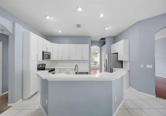 Photo 4 of Single family home for sale at 14617 Edgemere Dr, Spring Hill, FL 34609 | MLS# W7889910 | Listing updated on 2026-10-06