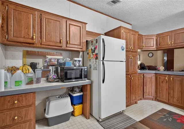 Photo 4 of Manufactured home for sale at 1501 Pasadena Dr, Seffner, FL 33584 | MLS# TB8553148 | Listing updated on 2026-10-07