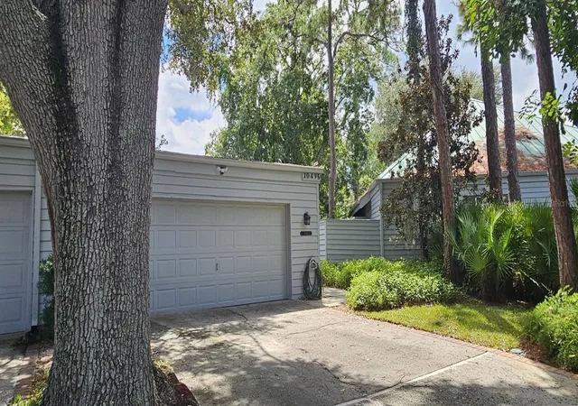 Photo 3 of Single family home for sale at 10495 Longwood Dr, Seminole, FL 33777 | MLS# TB8553149 | Listing updated on 2026-10-02