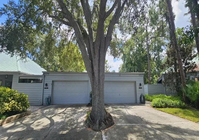 Photo 4 of Single family home for sale at 10495 Longwood Dr, Seminole, FL 33777 | MLS# TB8553149 | Listing updated on 2026-10-02