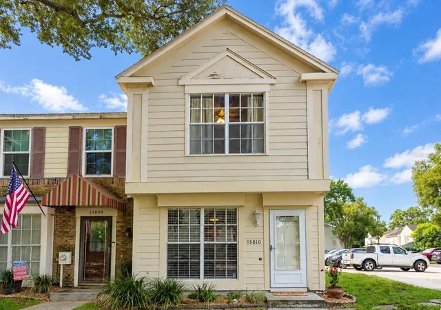 Photo 2 of Townhouse for sale at 13810 Fletchers Ml Dr, Tampa, FL 33613 | MLS# TB8553151 | Listing updated on 2026-09-30