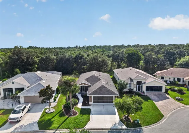 Photo 4 of Single family home for sale at 4512 Inverness Dr, Leesburg, FL 34748 | MLS# G5118394 | Listing updated on 2026-09-30