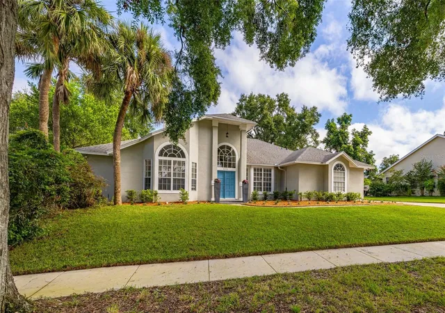 Photo 2 of Single family home for sale at 6646 Crenshaw Dr, Orlando, FL 32835 | MLS# O6445815 | Listing updated on 2026-09-30