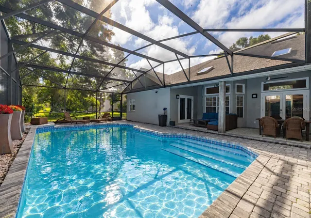Photo 3 of Single family home for sale at 6646 Crenshaw Dr, Orlando, FL 32835 | MLS# O6445815 | Listing updated on 2026-09-30