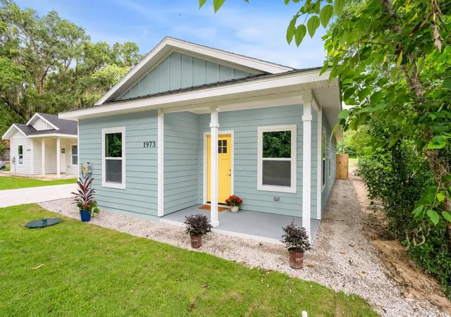 Single family home for sale at 1973 NW 34th Avenue, GAINESVILLE, FL 32605 | MLS# GC543857
