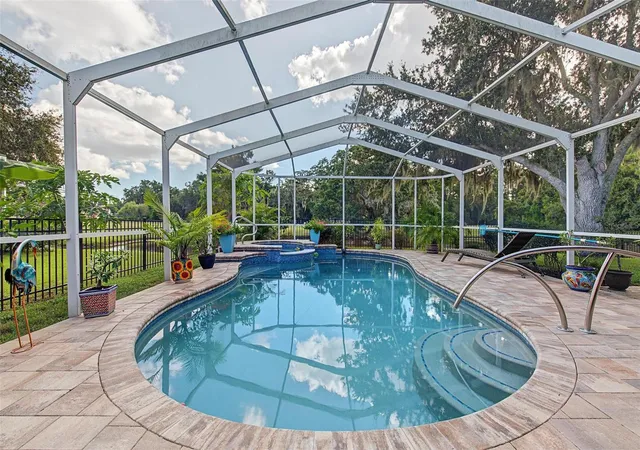 Photo 2 of Single family home for sale at 4914 Augusta Ave, Oldsmar, FL 34677 | MLS# TB8553153 | Listing updated on 2026-09-30