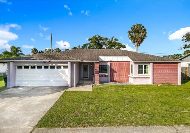 Photo 3 of Single family home for sale at 1051 Alameda Dr, Longwood, FL 32750 | MLS# O6445816 | Listing updated on 2026-09-30