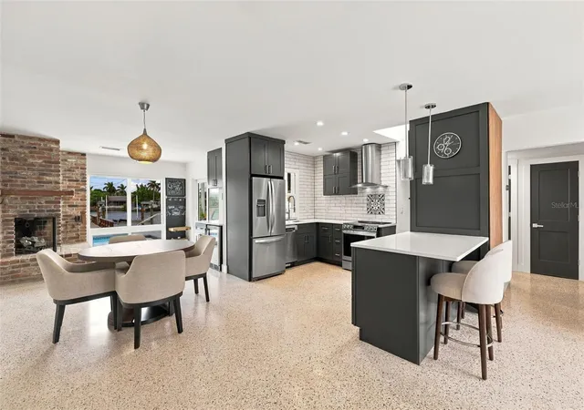 Photo 4 of Single family home for sale at 2440 S Shore Dr SE, Saint Petersburg, FL 33705 | MLS# TB8553154 | Listing updated on 2026-10-17