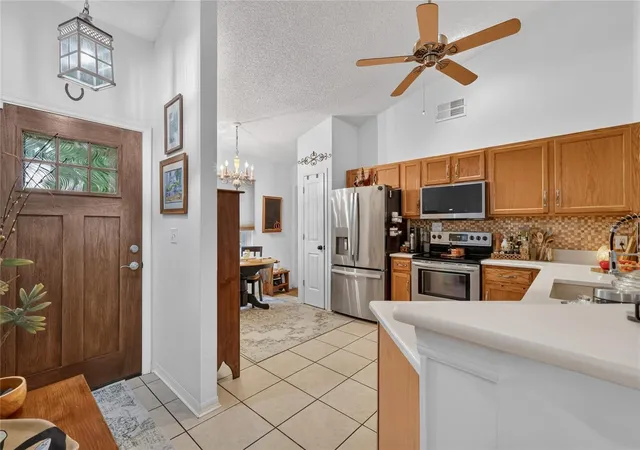 Photo 3 of Single family home for sale at 2670 Winchester Cir, Eustis, FL 32726 | MLS# G5118395 | Listing updated on 2026-10-03