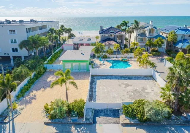 Photo 4 of Single family home for sale at 1512 Gulf Blvd, Indian Rocks Beach, FL 33785 | MLS# TB8553155 | Listing updated on 2026-10-01