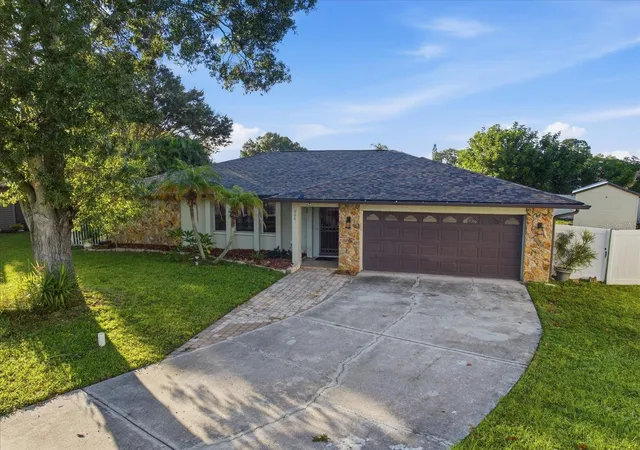 Single family home for sale at 926 Plum Tree Ln, SARASOTA, FL 34243 | MLS# A4707805