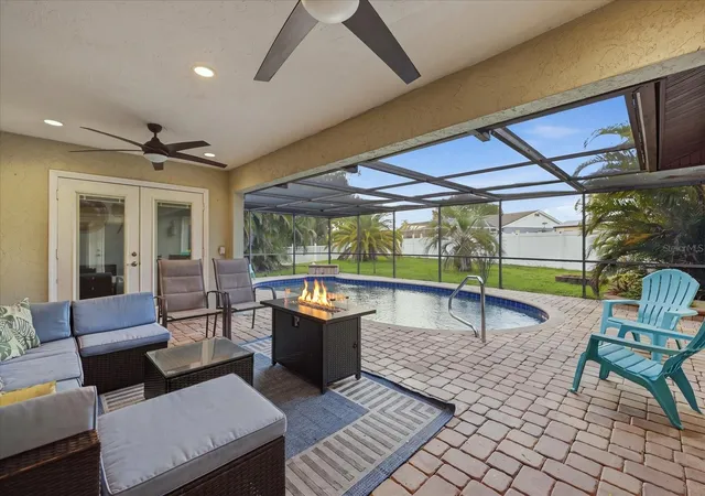 Photo 1 of Single family home for sale at 926 Plum Tree Ln, Sarasota, FL 34243 | MLS# A4707805 | Listing updated on 2026-10-06