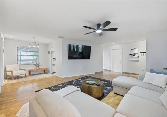 Photo 3 of Single family home for sale at 926 Plum Tree Ln, Sarasota, FL 34243 | MLS# A4707805 | Listing updated on 2026-10-06