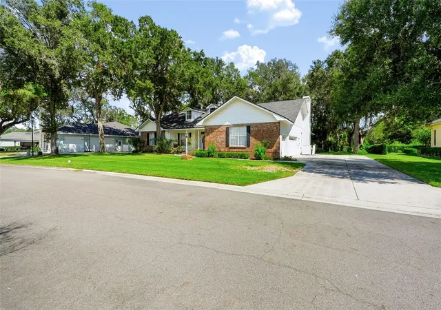 Photo 2 of Single family home for sale at 6646 Royal Forest Dr, Lakeland, FL 33811 | MLS# TB8553157 | Listing updated on 2026-09-29