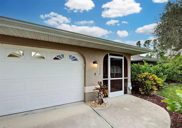 Photo 4 of Single family home for sale at 7224 Holsum St, Englewood, FL 34224 | MLS# N6145982 | Listing updated on 2026-10-06