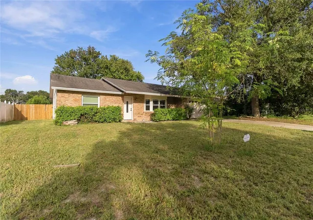 Photo 3 of Single family home for sale at 550 Murphy Ave, Deltona, FL 32725 | MLS# O6445823 | Listing updated on 2026-10-05