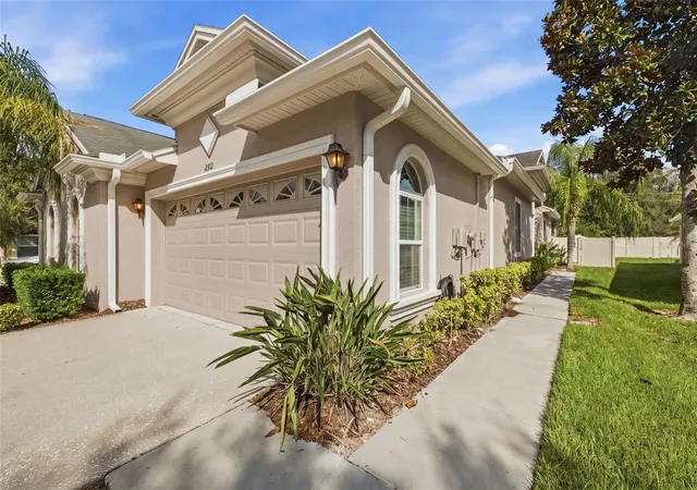 Photo 3 of Single family home for sale at 2912 Devonoak Blvd, Land O Lakes, FL 34638 | MLS# TB8553163 | Listing updated on 2026-10-22