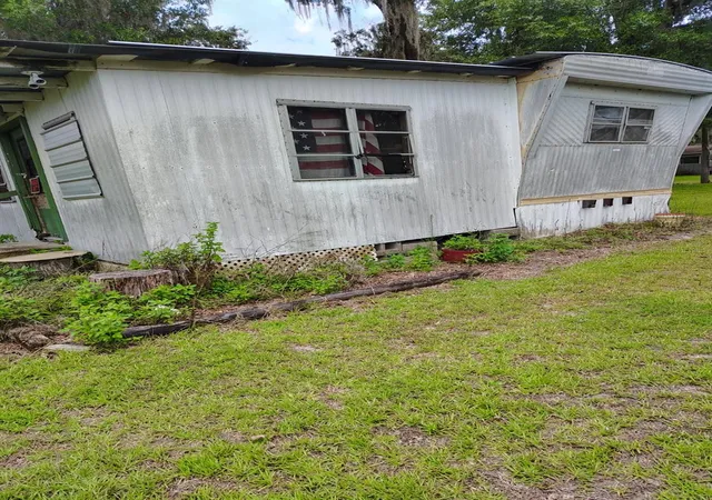Photo 4 of Manufactured home for sale at 15243 NE 217th Avenue, Fort Mc Coy, FL 32134 | MLS# O6445830 | Listing updated on 2026-10-06