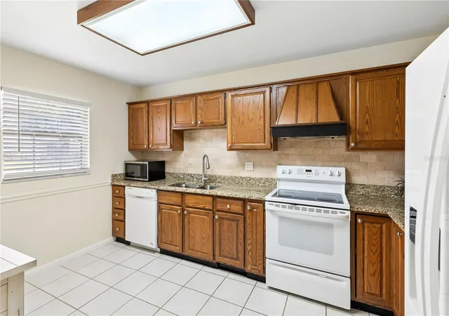 Photo 2 of Townhouse for sale at 1267 Hazeltine Dr, Fort Myers, FL 33919 | MLS# C7531357 | Listing updated on 2026-10-01