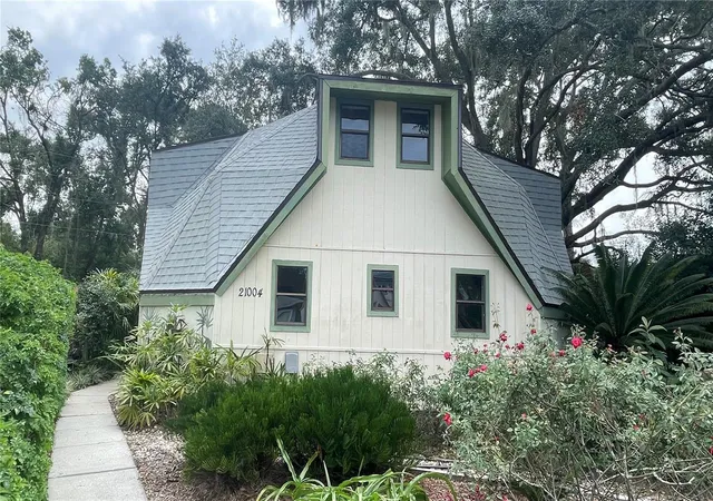 Photo 1 of Single family home for sale at 21004 Negril Ct, Lutz, FL 33558 | MLS# W7889911 | Listing updated on 2026-10-01