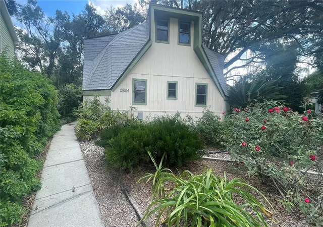 Photo 2 of Single family home for sale at 21004 Negril Ct, Lutz, FL 33558 | MLS# W7889911 | Listing updated on 2026-10-01