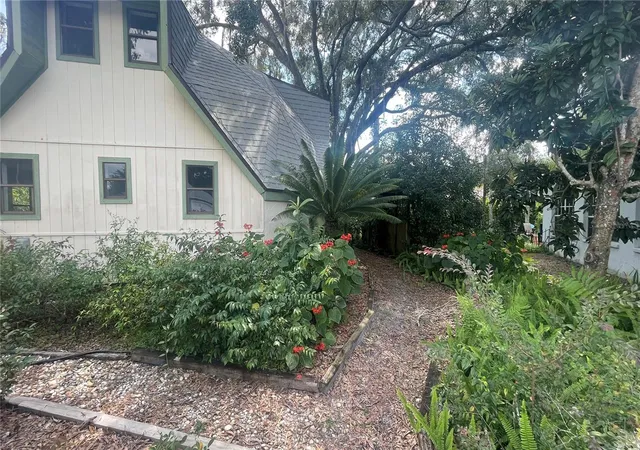 Photo 3 of Single family home for sale at 21004 Negril Ct, Lutz, FL 33558 | MLS# W7889911 | Listing updated on 2026-10-01