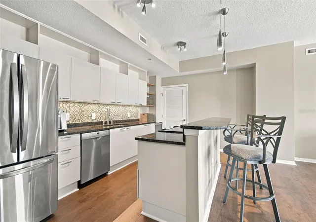 Photo 4 of Condo for sale at 226 5th Avenue N #M05, Saint Petersburg, FL 33701 | MLS# TB8553167 | Listing updated on 2026-10-02