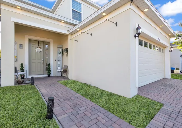 Photo 3 of Single family home for sale at 2728 Picasso Ct, Kissimmee, FL 34743 | MLS# S5158492 | Listing updated on 2026-10-06