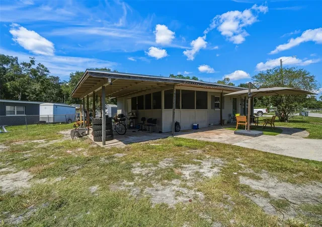Photo 2 of Single family home for sale at 420 S Sunland Dr, Sanford, FL 32773 | MLS# O6445836 | Listing updated on 2026-10-02