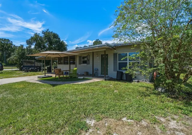Photo 3 of Single family home for sale at 420 S Sunland Dr, Sanford, FL 32773 | MLS# O6445836 | Listing updated on 2026-10-02