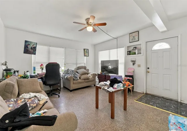Photo 4 of Single family home for sale at 420 S Sunland Dr, Sanford, FL 32773 | MLS# O6445836 | Listing updated on 2026-10-02