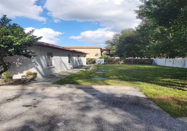 Listing Photo 4 - Condo for sale in building located at 2501 Irene St, LUTZ, FL 33549