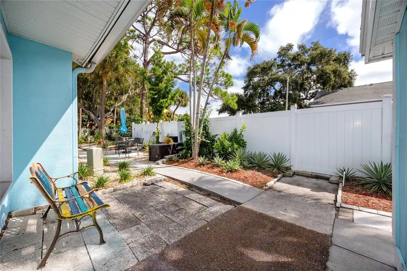 Listing Photo 2 - Condo for sale in 3775 40Th Ln S located at 3775 40Th Ln S, St. Petersburg, FL 33711 - Unit 3775 40th Lane S