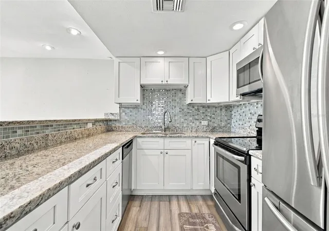 Photo 4 of Condo for sale at 4015 Bayshore Blvd #15F, Tampa, FL 33611 | MLS# TB8553183 | Listing updated on 2026-09-30