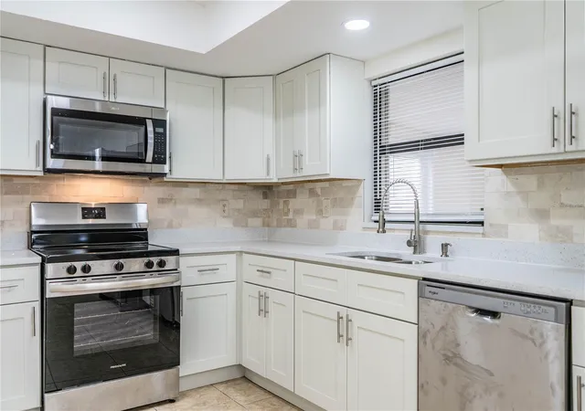 Photo 3 of Single family home for sale at 7039 Sheffield Dr, Lakeland, FL 33810 | MLS# L4965433 | Listing updated on 2026-10-07
