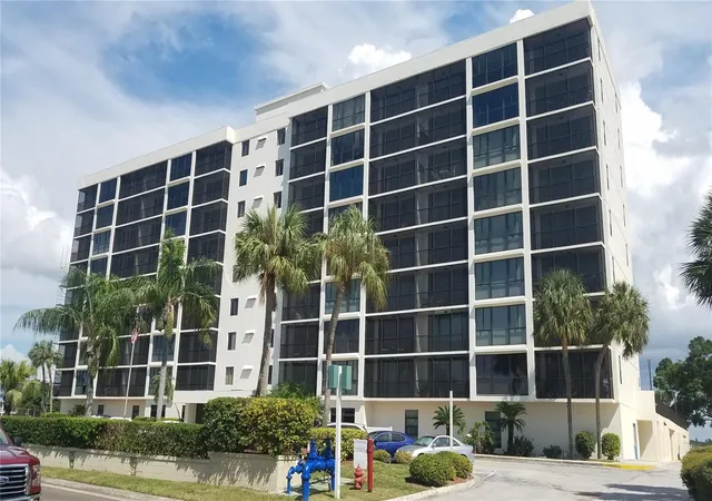 Condo for sale at 7100 Sunshine Skyway Ln S #301, Saint Petersburg, FL 33711 | MLS# A4707823