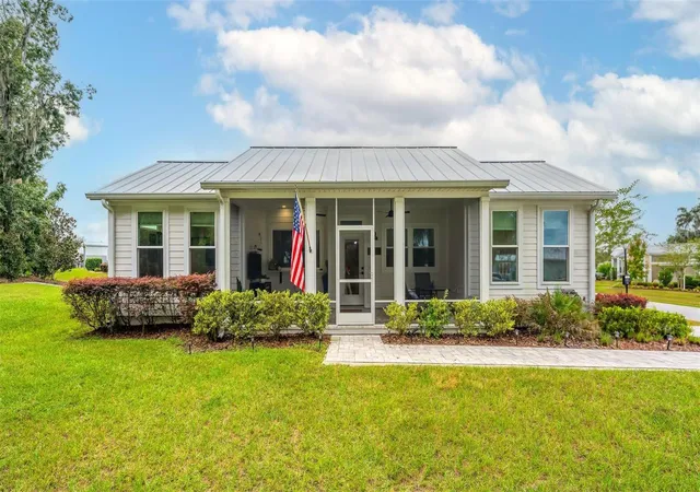 Photo 2 of Single family home for sale at 12103 Grand Oak Ln, Oxford, FL 34484 | MLS# O6445854 | Listing updated on 2026-10-06