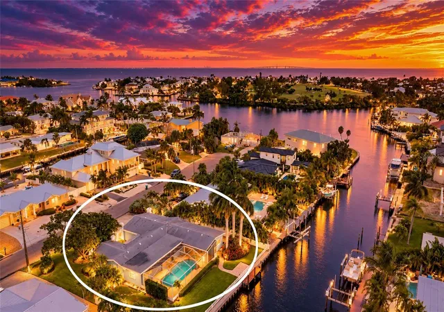 Photo 2 of Single family home for sale at 517 71st Street, Holmes Beach, FL 34217 | MLS# A4707824 | Listing updated on 2026-10-06