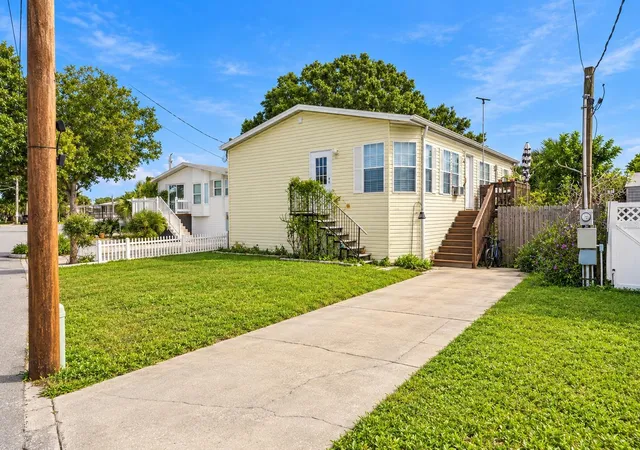 Photo 1 of Manufactured home for sale at 804 River View Ln, Tarpon Springs, FL 34689 | MLS# TB8553196 | Listing updated on 2026-10-28