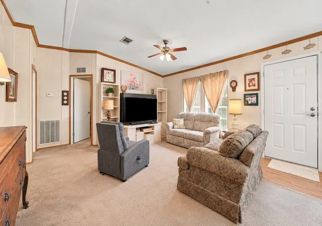 Photo 4 of Manufactured home for sale at 804 River View Ln, Tarpon Springs, FL 34689 | MLS# TB8553196 | Listing updated on 2026-10-28
