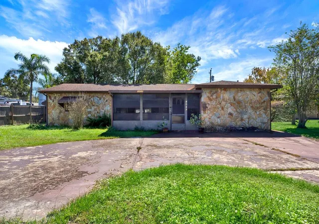Single family home for sale at 1426 62nd Avenue N, Saint Petersburg, FL 33702 | MLS# TB8553199