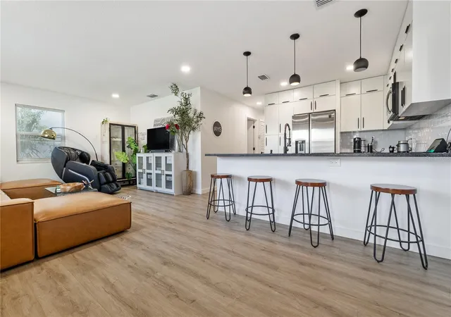 Photo 2 of Single family home for sale at 4006 W State St, Tampa, FL 33609 | MLS# TB8553207 | Listing updated on 2026-09-30