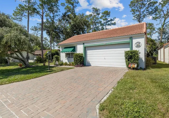 Photo 3 of Single family home for sale at 441 San Jose Dr, Winter Haven, FL 33884 | MLS# L4965434 | Listing updated on 2026-10-02
