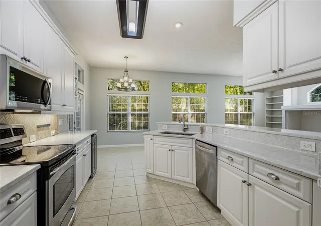 Photo 3 of Single family home for sale at 915 Sw 86th Way, Gainesville, FL 32607 | MLS# GC543862 | Listing updated on 2026-10-06