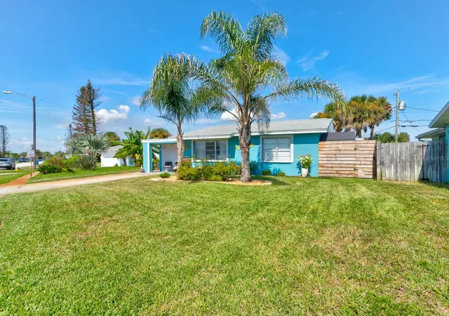 Photo 3 of Single family home for sale at 14 Tropical Dr, Ormond Beach, FL 32176 | MLS# O6445879 | Listing updated on 2026-10-04